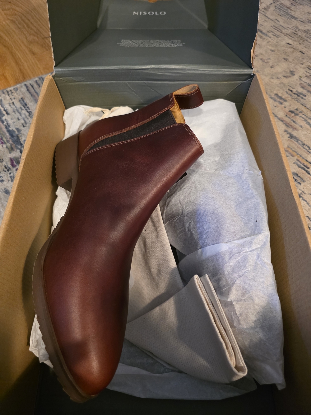 Nisolo Chelsea Boot in Burgundy Leather